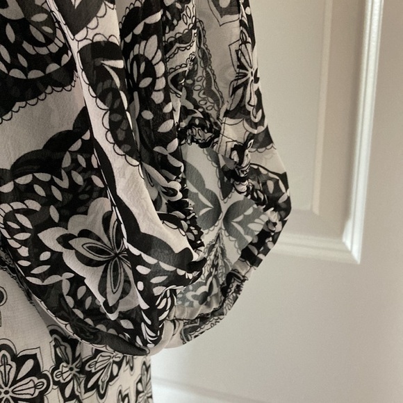 Christopher & Bank small blouse short sleeves black and white - Picture 7 of 12